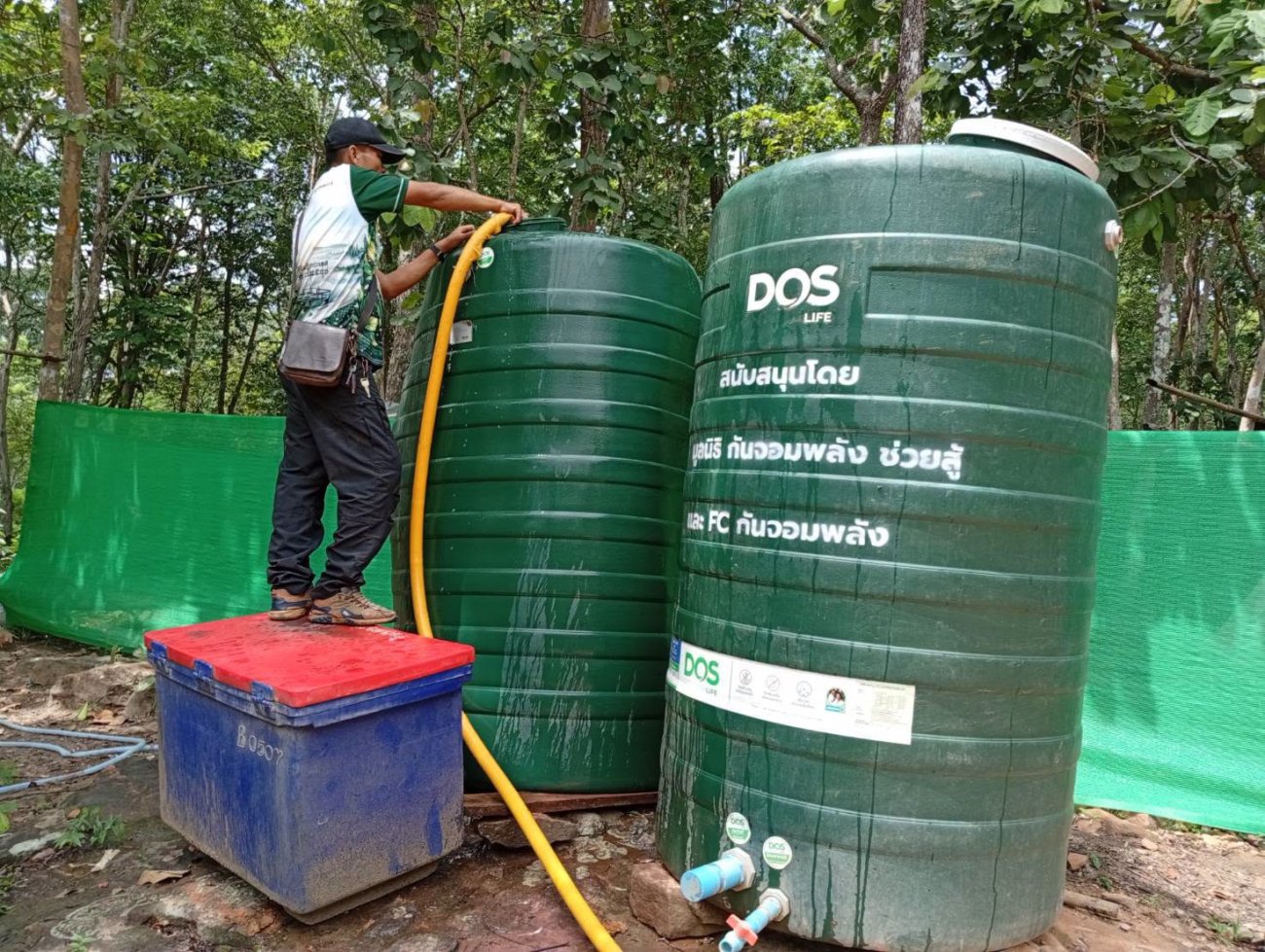 งานป้องกันและบรรเทาสาธารณภัย สำนักปลัดอบต. ดำเนินการส่งน้ำให้แก่ประชาชนที่ได้รับความเดือดร้อนขาดแคลนน้ำใช้ ในพื้นที่ตำบลโดมประดิษฐ์