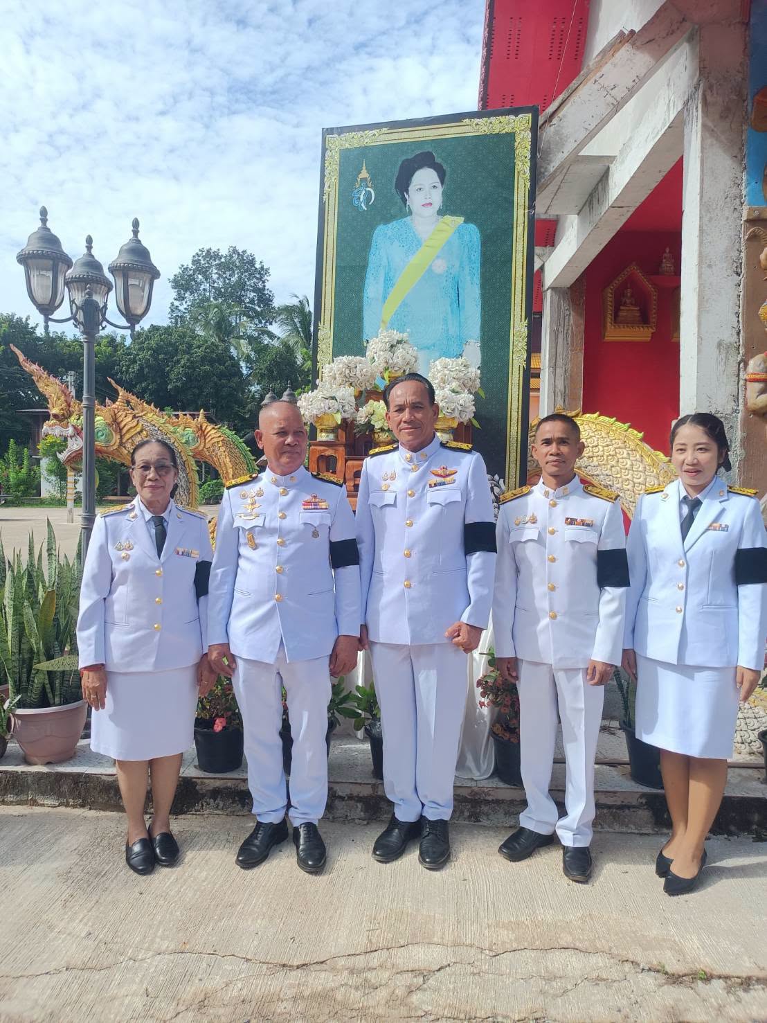พิธีสวดพระพุทธมนต์และทำบุญตักบาตรถวายพระราชกุศลแด่สมเด็จพระนางเจ้าสิริกิติ์ พระบรมราชินีนาถ พระบรมราชชนนีพันปีหลวง ณ วัดบ้านน้ำยืน